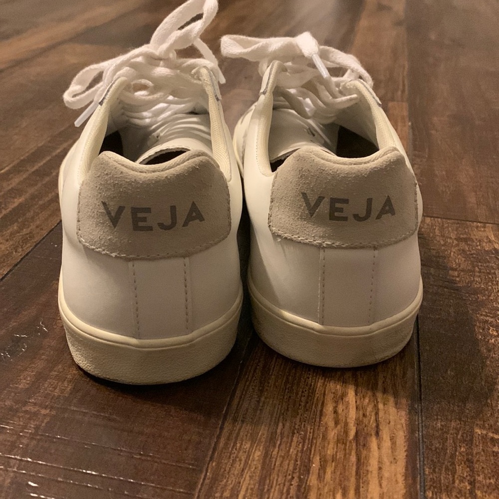 Veja size 8